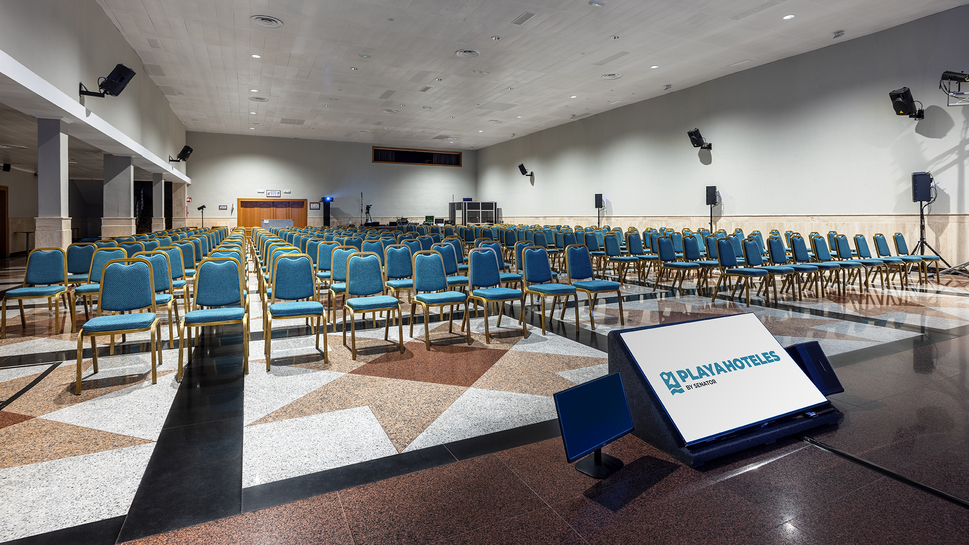 000_alta_playadulce_ Salón Almería.jpg